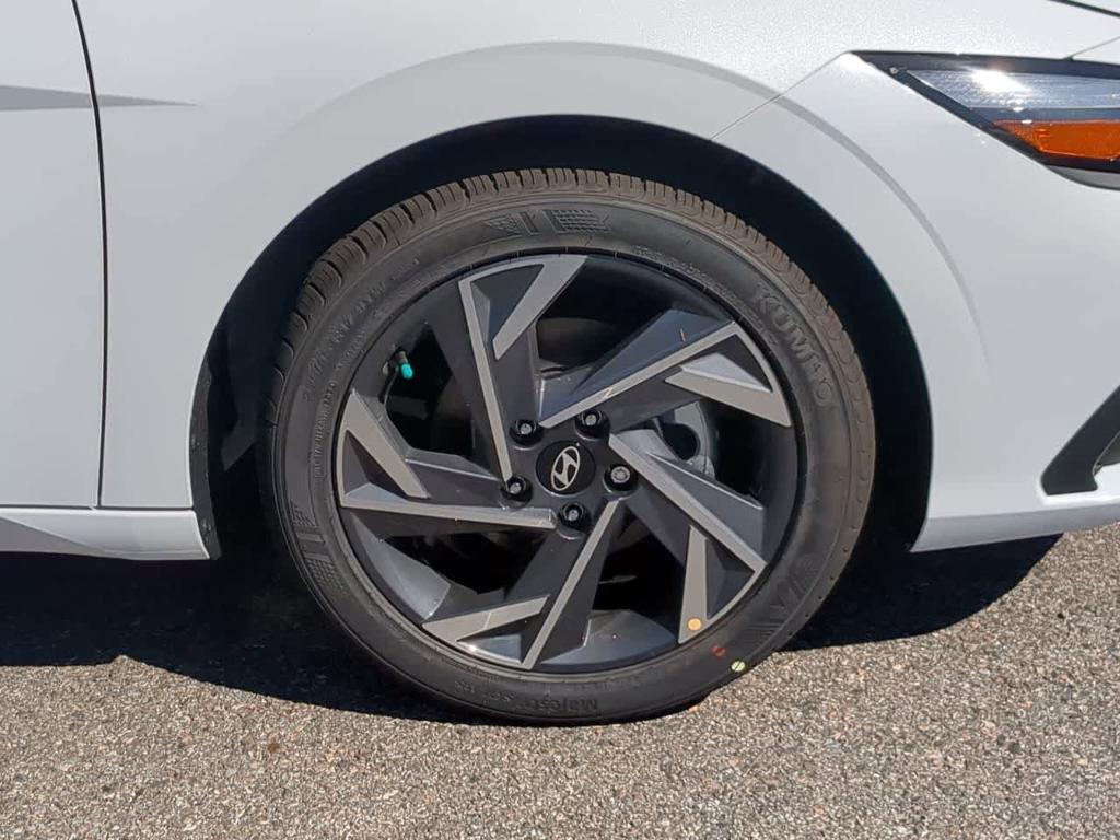 new 2025 Hyundai Elantra car, priced at $24,270