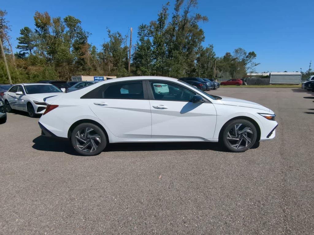 new 2025 Hyundai Elantra car, priced at $24,270