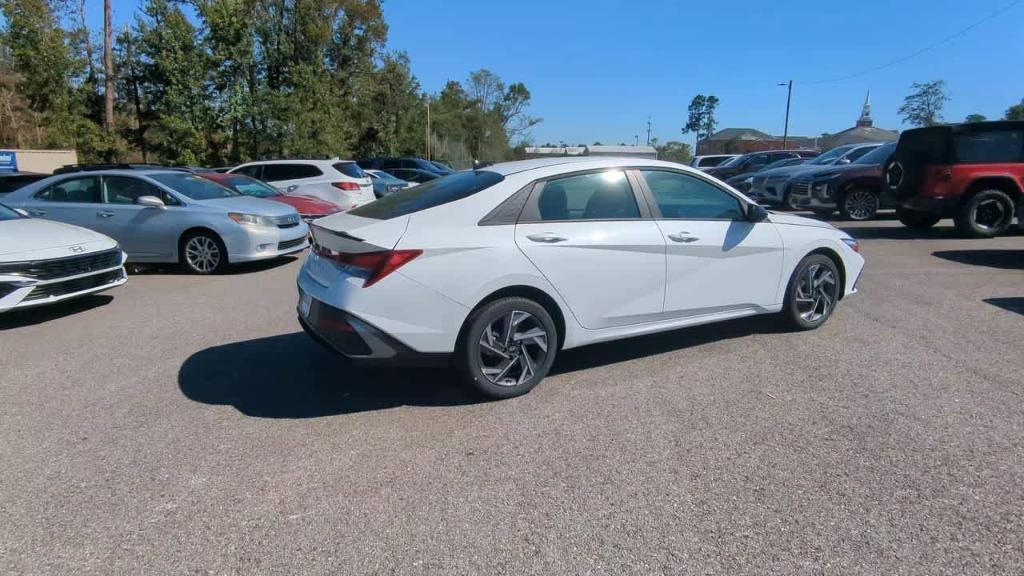 new 2025 Hyundai Elantra car, priced at $24,270