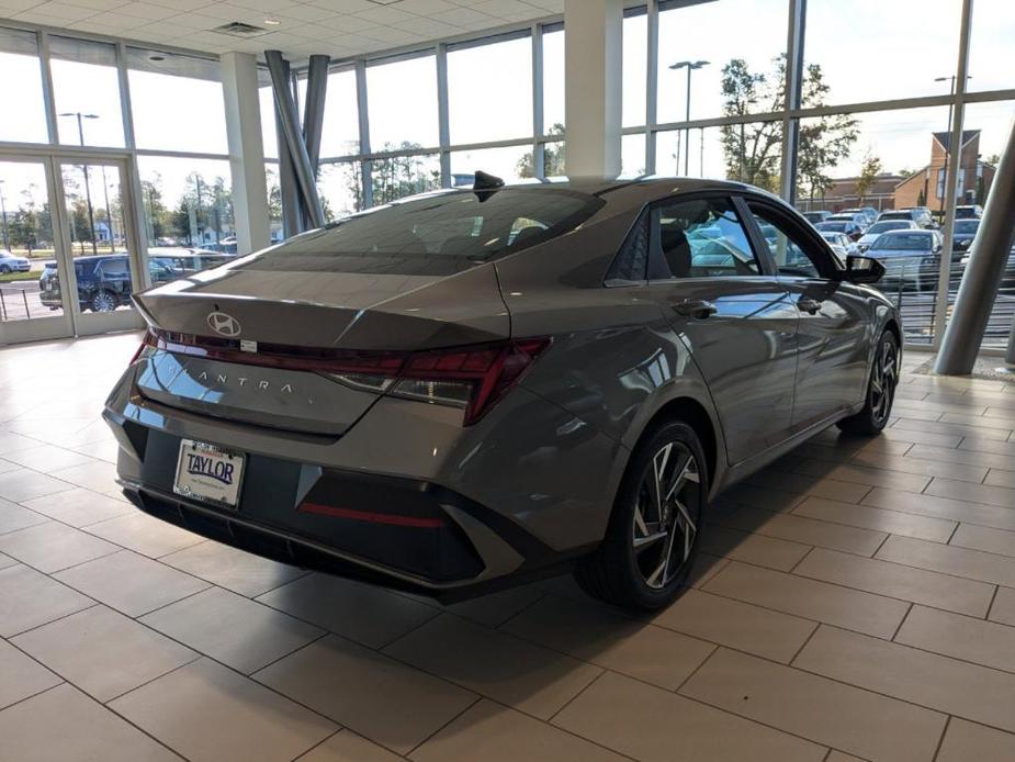 new 2025 Hyundai Elantra car, priced at $27,020