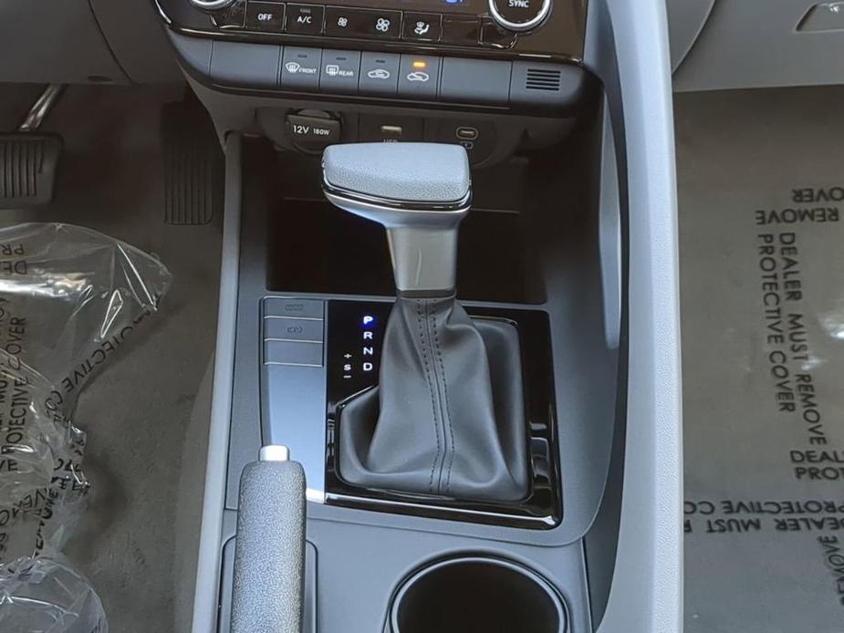 new 2024 Hyundai Elantra car, priced at $25,535