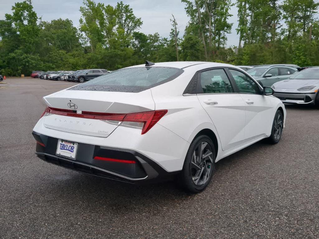 new 2025 Hyundai Elantra car, priced at $27,690