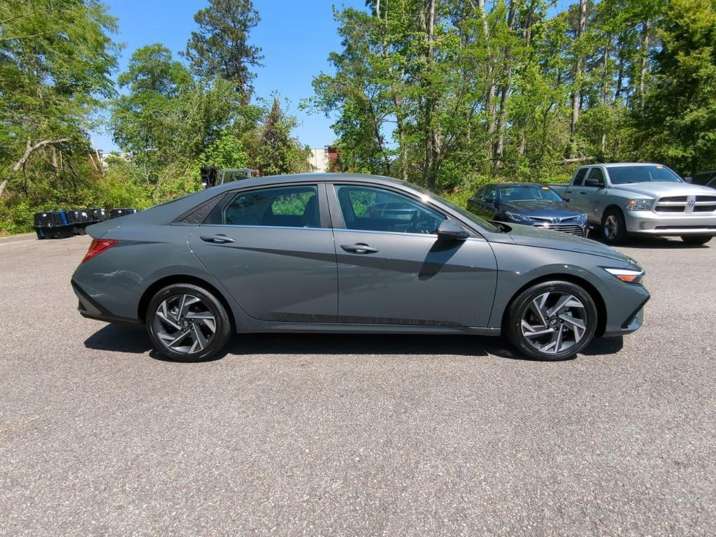 new 2025 Hyundai Elantra car, priced at $27,340