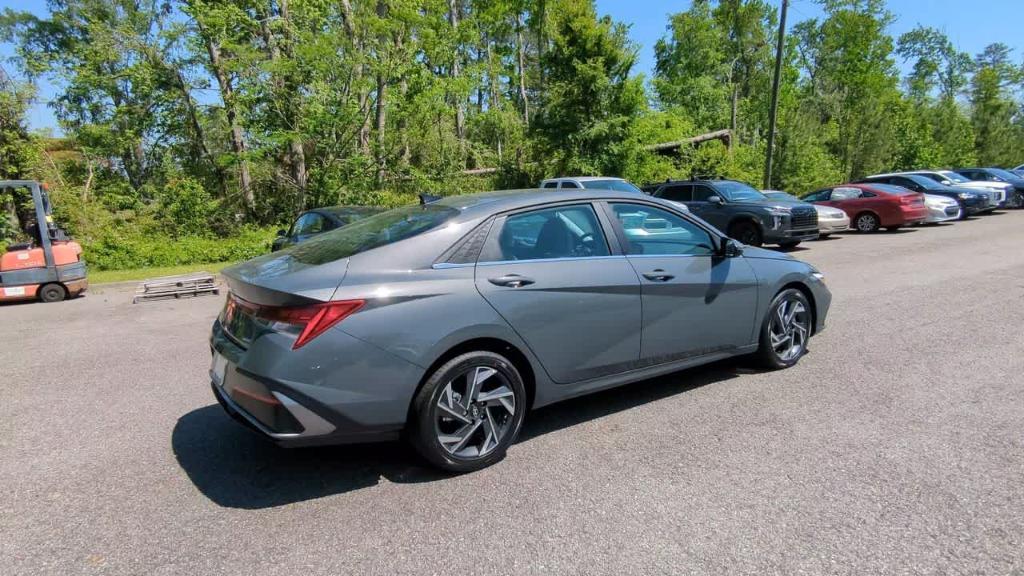 new 2025 Hyundai Elantra car, priced at $28,590