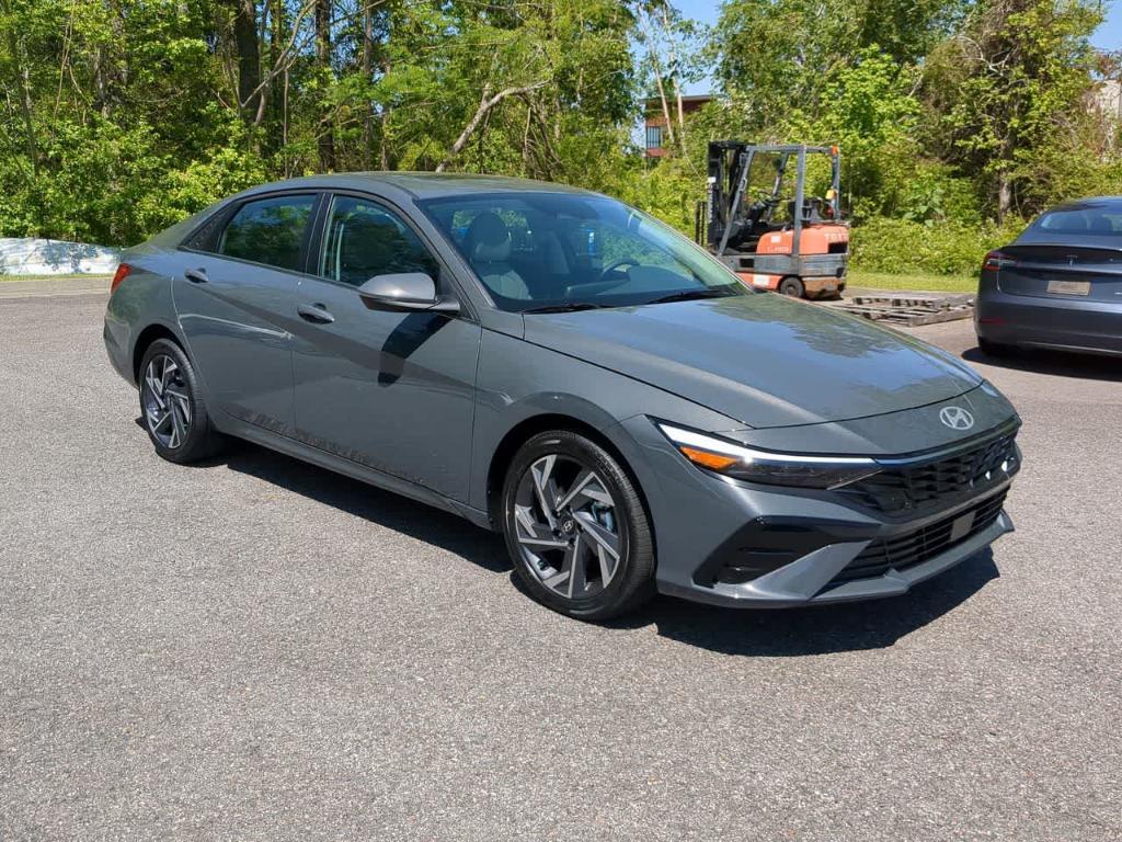 new 2025 Hyundai Elantra car, priced at $28,590