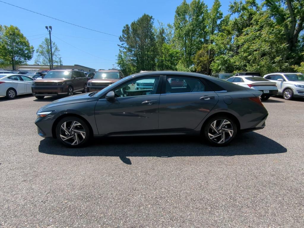new 2025 Hyundai Elantra car, priced at $27,340