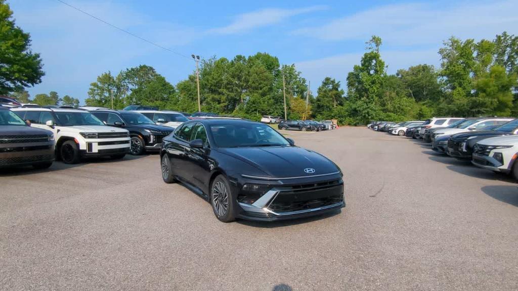 new 2025 Hyundai Sonata Hybrid car, priced at $39,658