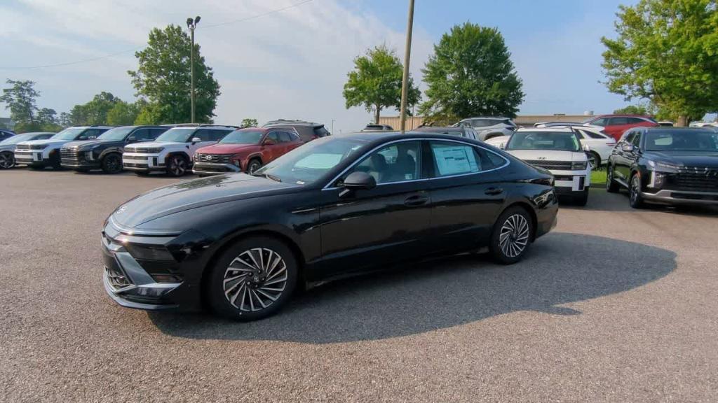 new 2025 Hyundai Sonata Hybrid car, priced at $39,658