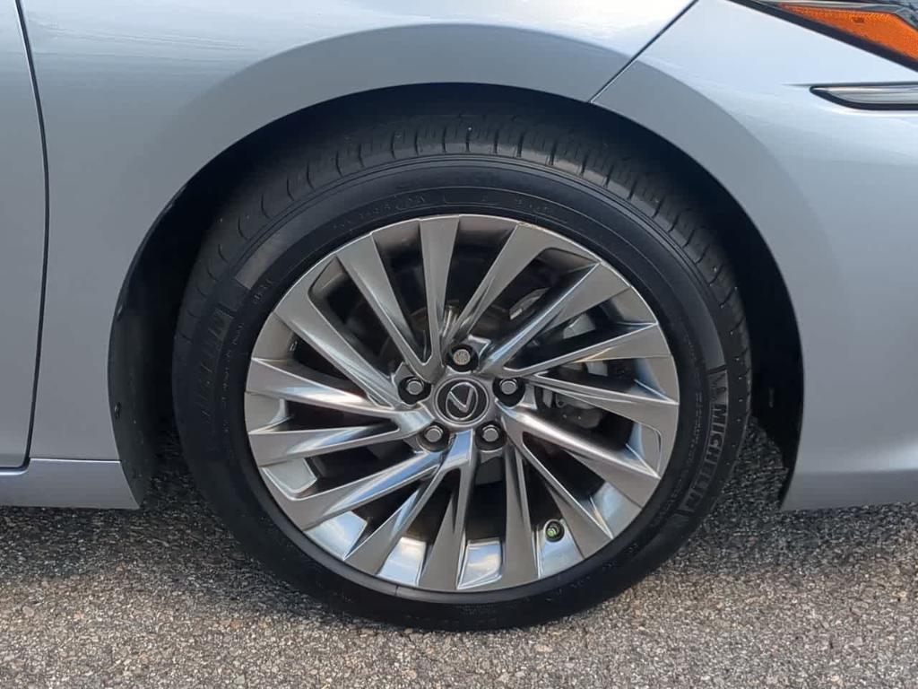 used 2022 Lexus ES 350 car, priced at $41,888