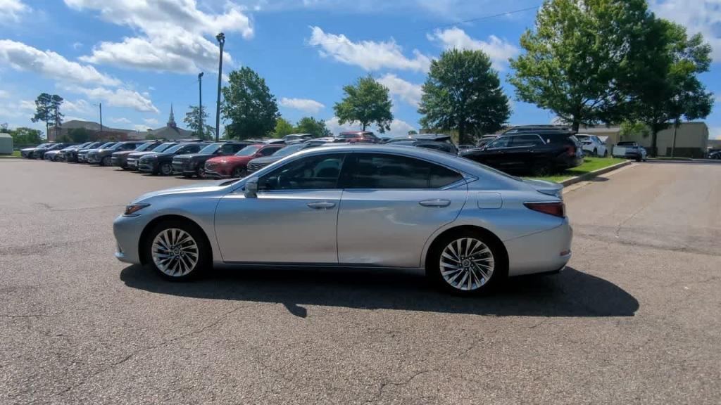 used 2022 Lexus ES 350 car, priced at $41,888
