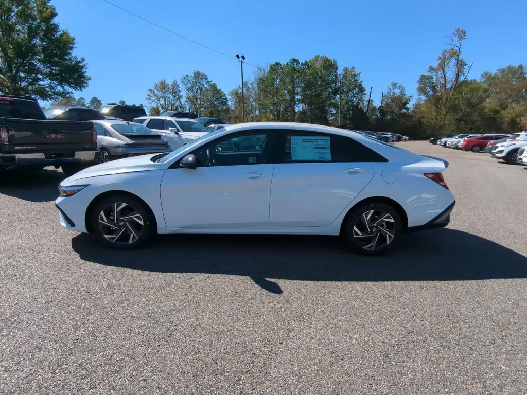 new 2025 Hyundai Elantra car, priced at $25,035