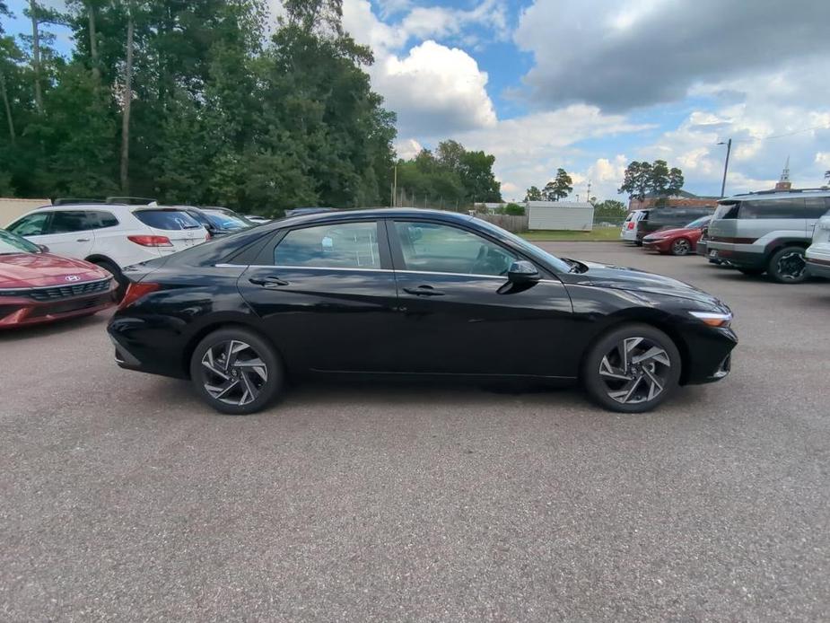 new 2024 Hyundai Elantra car, priced at $27,035