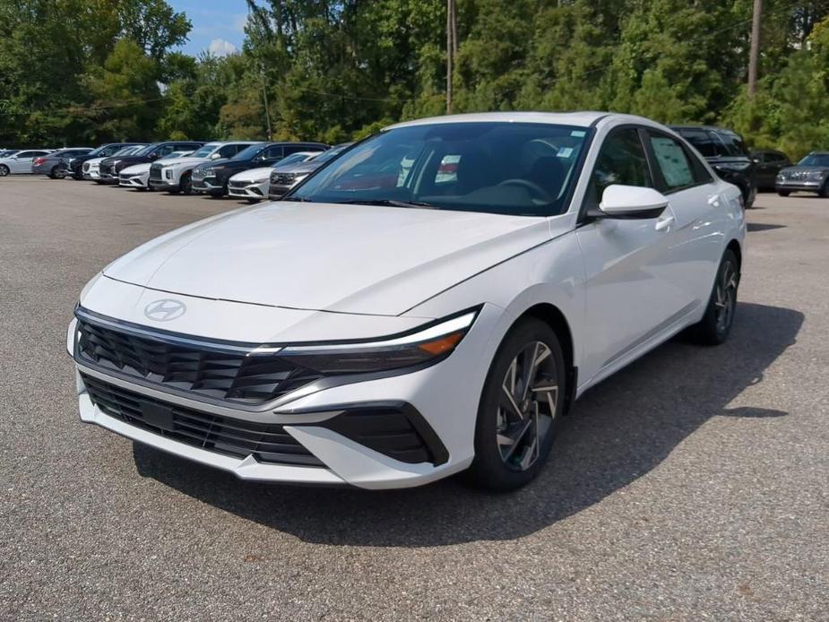 new 2024 Hyundai Elantra car, priced at $27,530