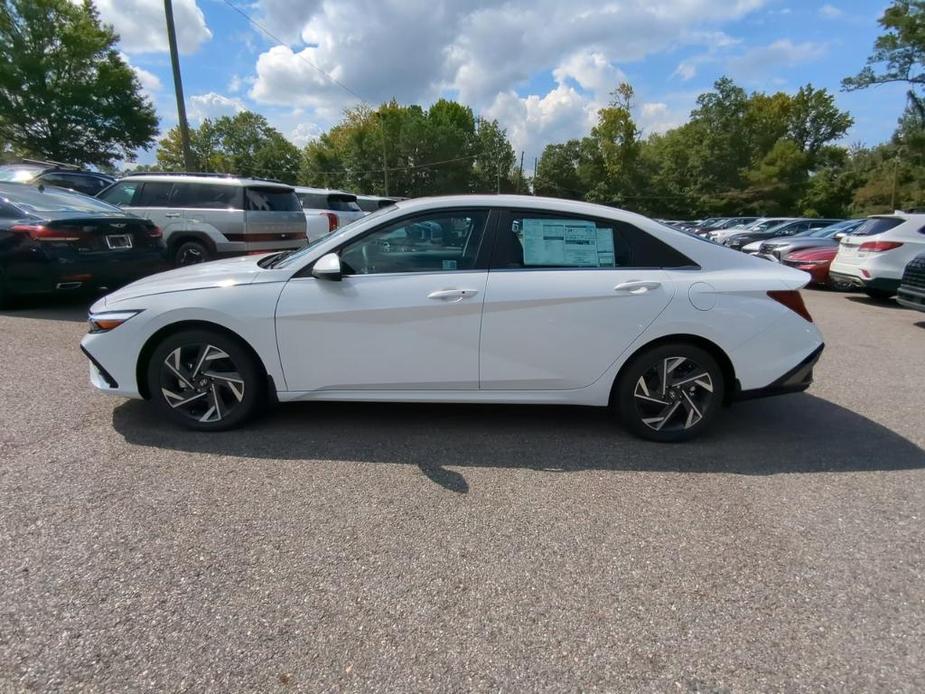 new 2024 Hyundai Elantra car, priced at $27,530