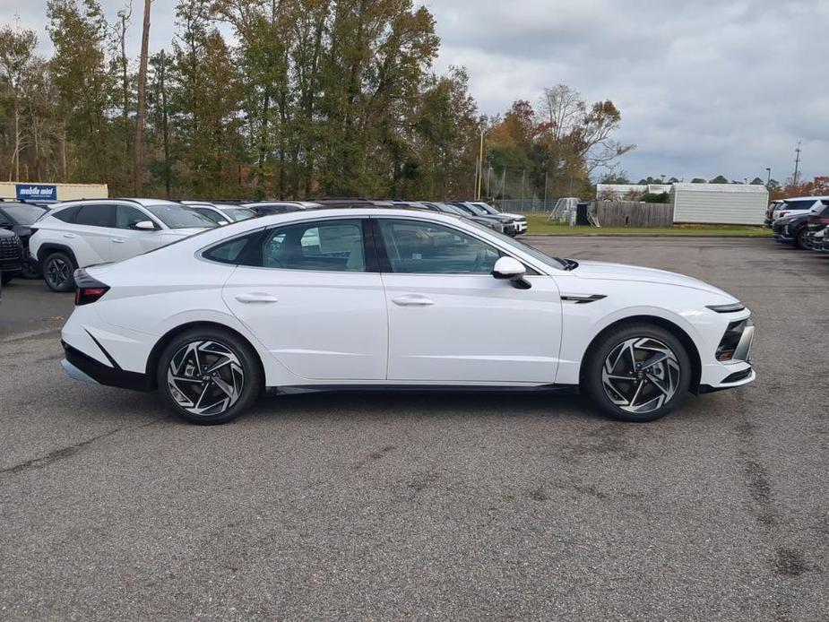 new 2025 Hyundai Sonata car, priced at $32,980