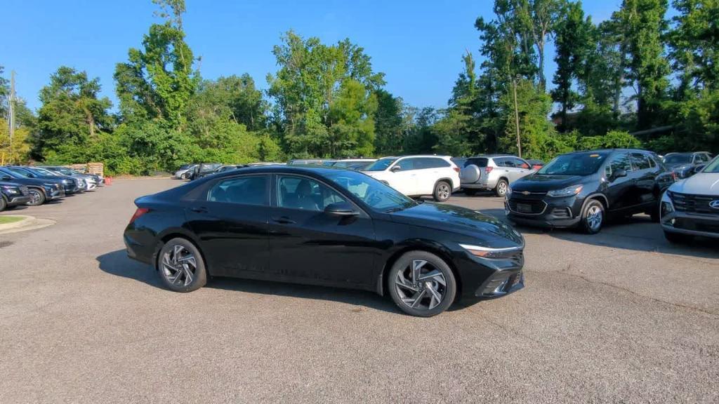 new 2025 Hyundai Elantra car, priced at $24,138