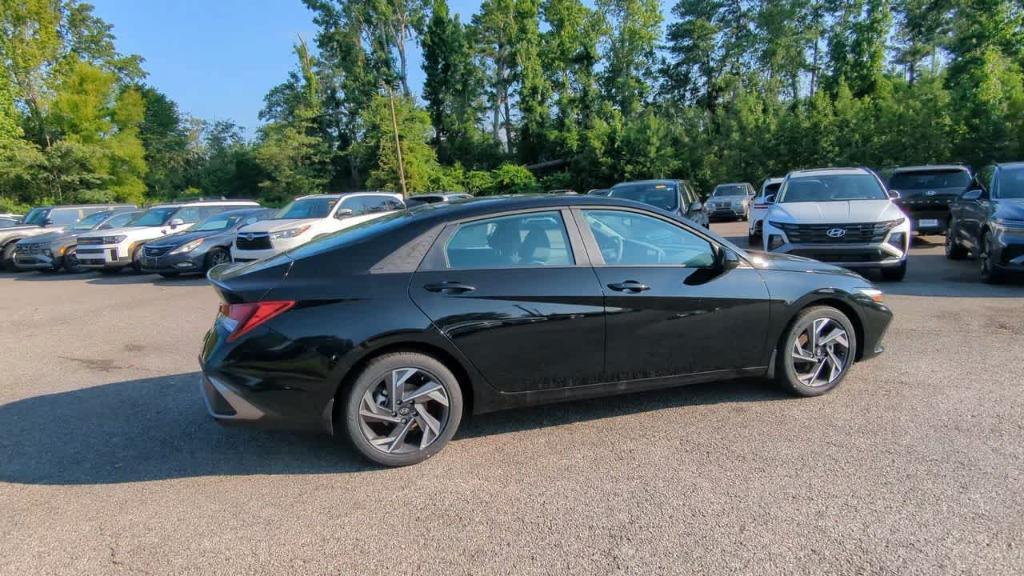 new 2025 Hyundai Elantra car, priced at $24,138