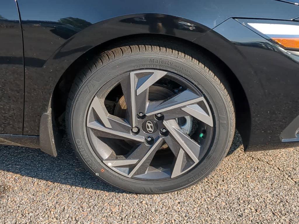 new 2025 Hyundai Elantra car, priced at $24,138