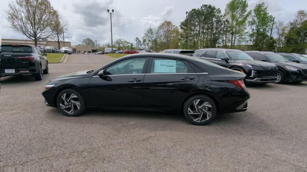 new 2025 Hyundai Elantra car, priced at $28,435