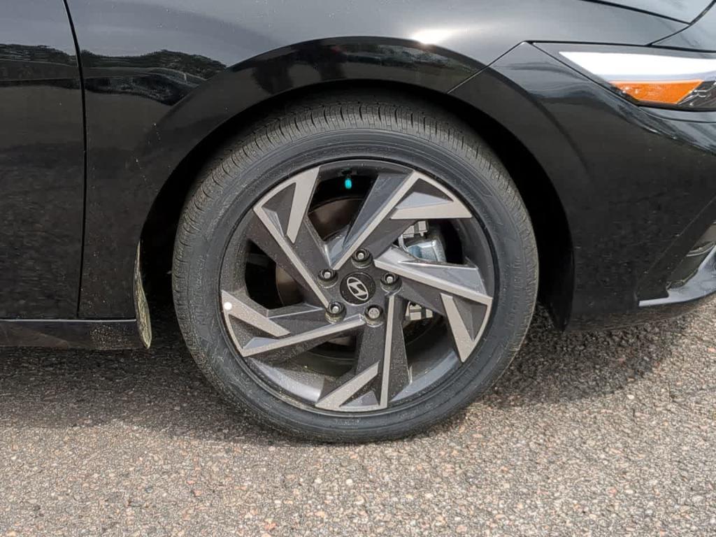 new 2025 Hyundai Elantra car, priced at $28,435