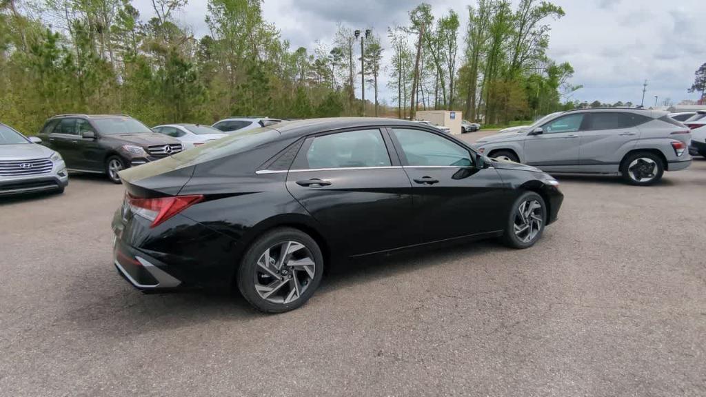 new 2025 Hyundai Elantra car, priced at $28,435