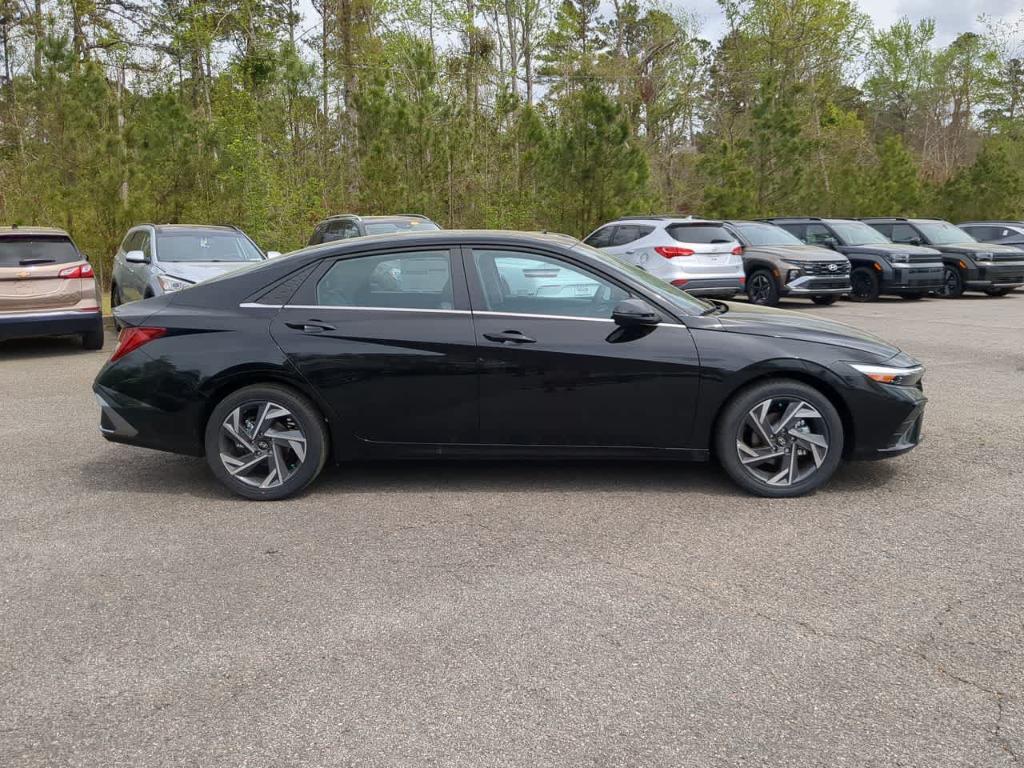 new 2025 Hyundai Elantra car, priced at $28,435