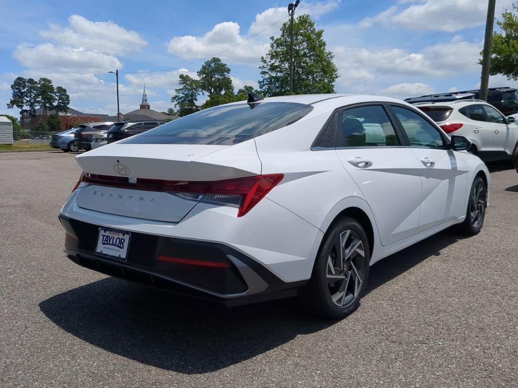 new 2024 Hyundai Elantra car, priced at $27,510