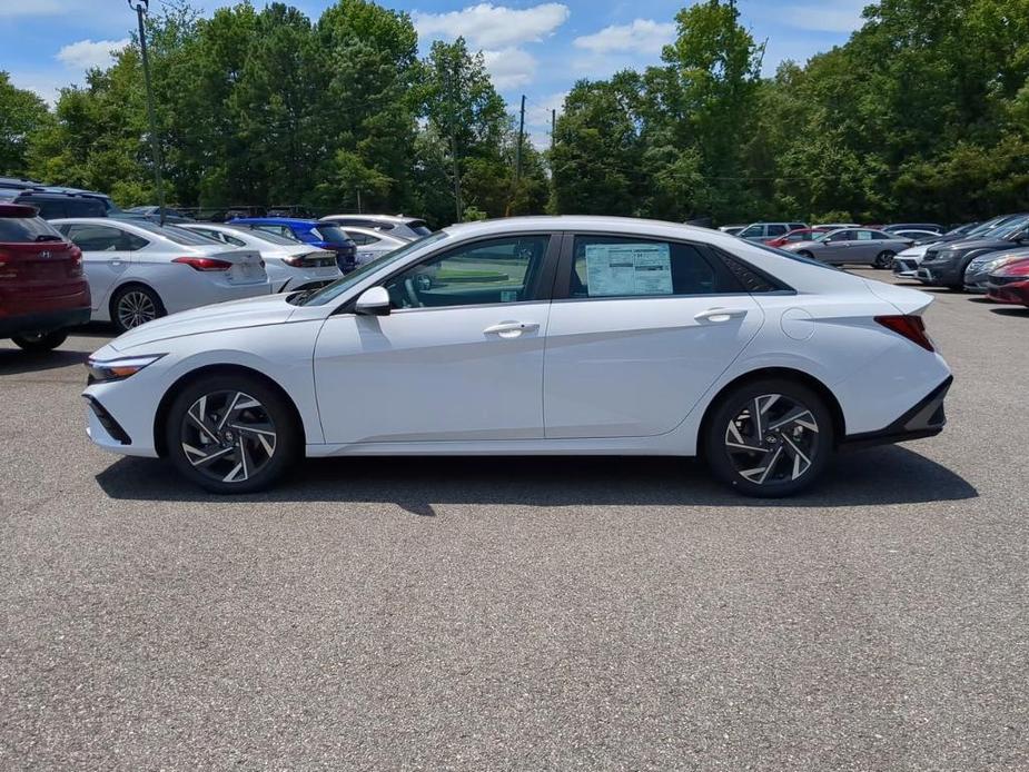 new 2024 Hyundai Elantra car, priced at $27,510