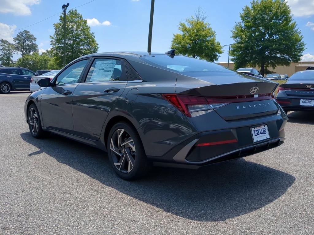 new 2024 Hyundai Elantra car, priced at $27,040