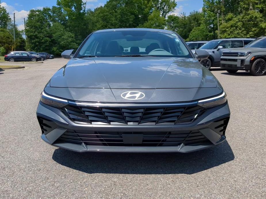 new 2024 Hyundai Elantra car, priced at $27,040