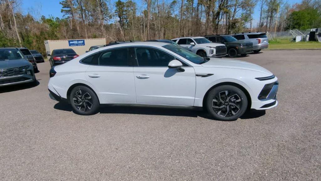 new 2025 Hyundai Sonata car, priced at $31,580