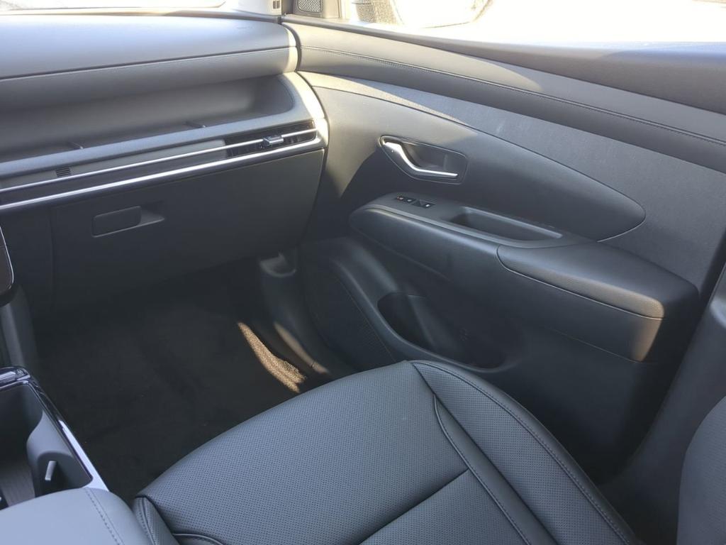 new 2025 Hyundai TUCSON Hybrid car, priced at $38,280