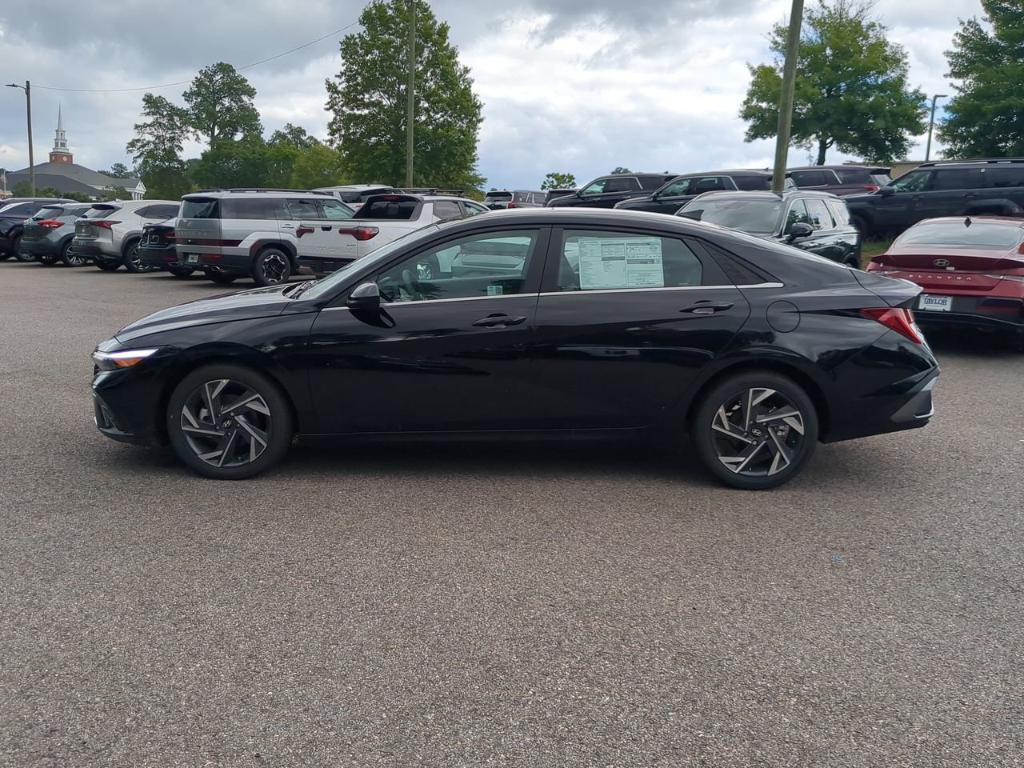 new 2024 Hyundai Elantra car, priced at $27,040