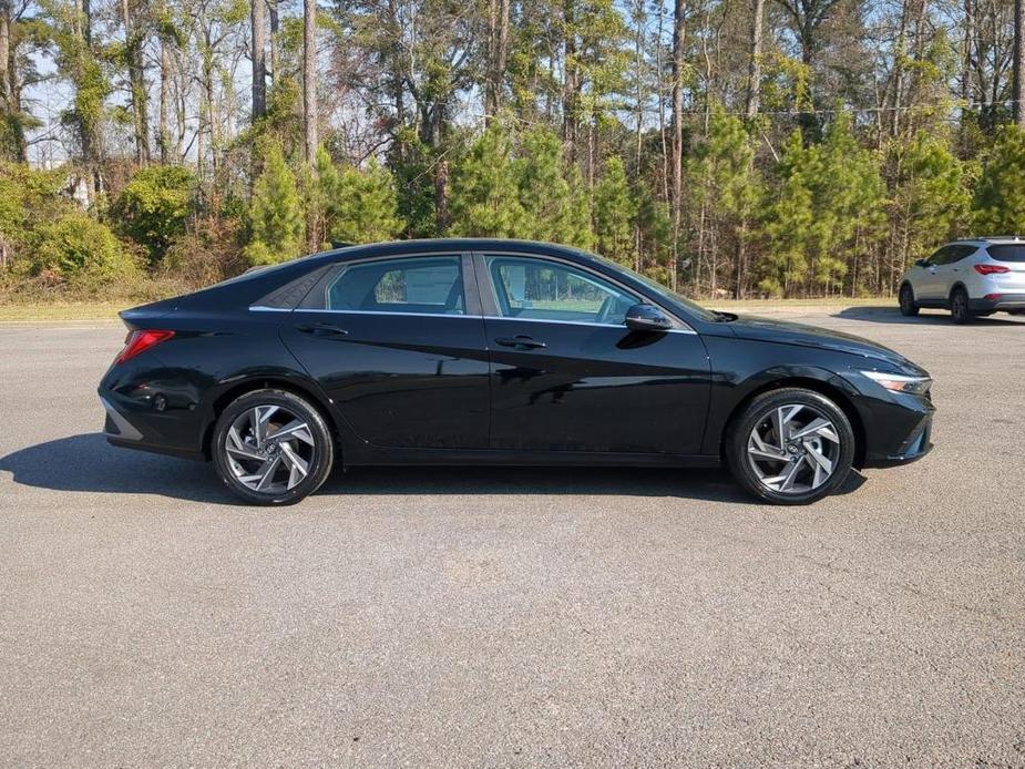 new 2024 Hyundai Elantra HEV car, priced at $31,175