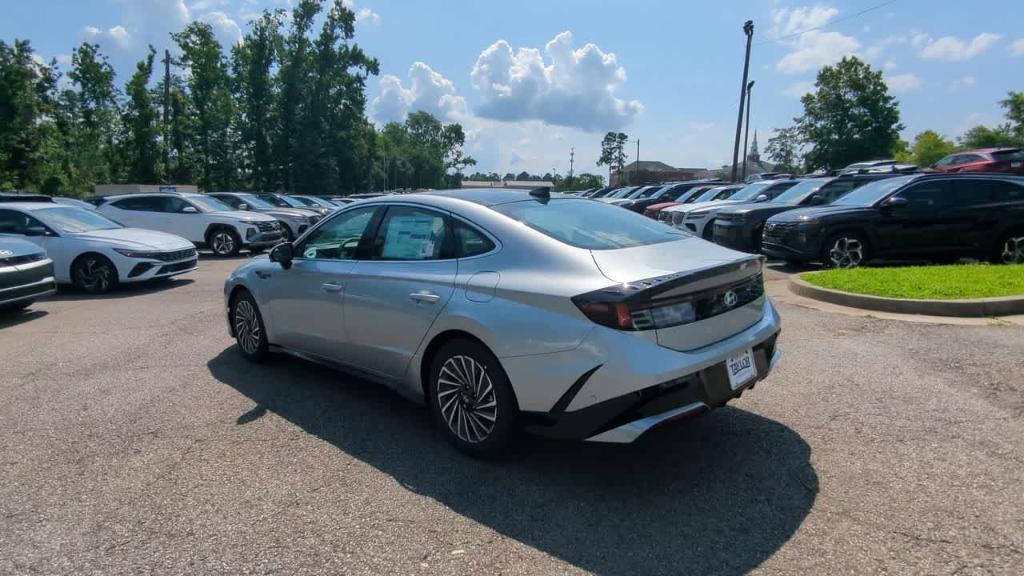 new 2025 Hyundai Sonata Hybrid car, priced at $39,485