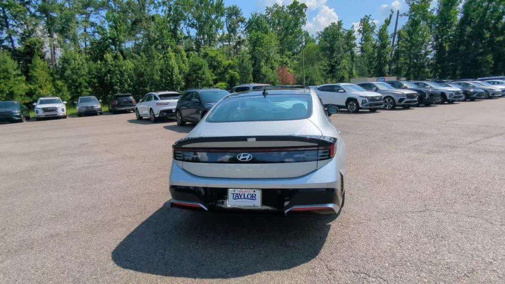 new 2025 Hyundai Sonata Hybrid car, priced at $39,485