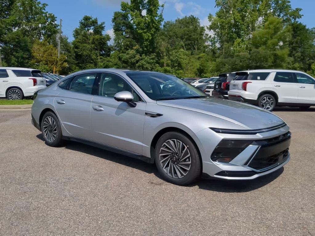 new 2025 Hyundai Sonata Hybrid car, priced at $39,485