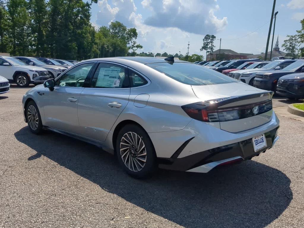 new 2025 Hyundai Sonata Hybrid car, priced at $39,485