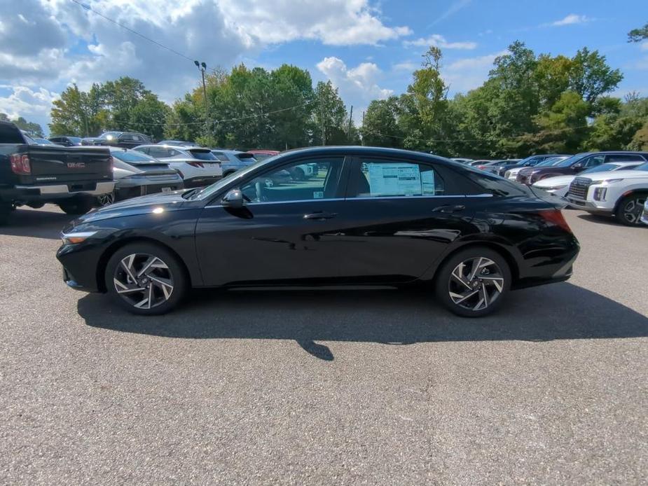 new 2024 Hyundai Elantra car, priced at $27,045