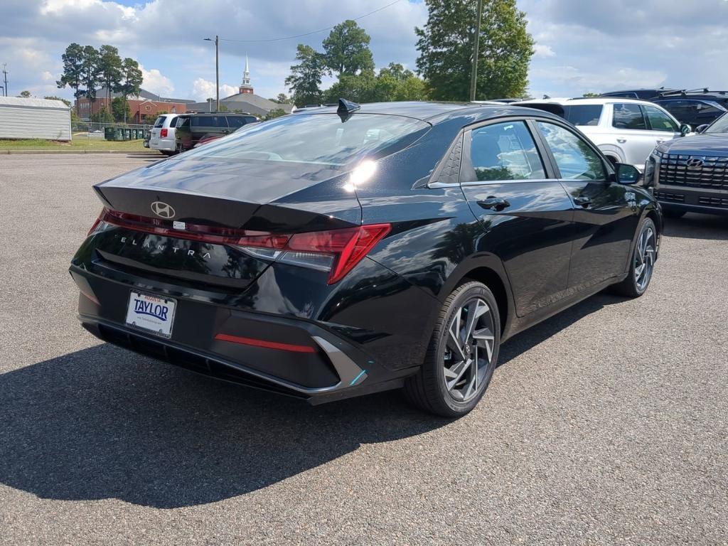 new 2024 Hyundai Elantra car, priced at $27,045