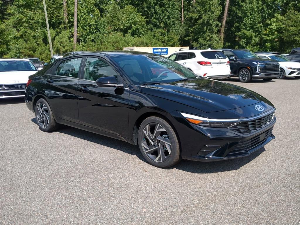 new 2024 Hyundai Elantra car, priced at $27,045