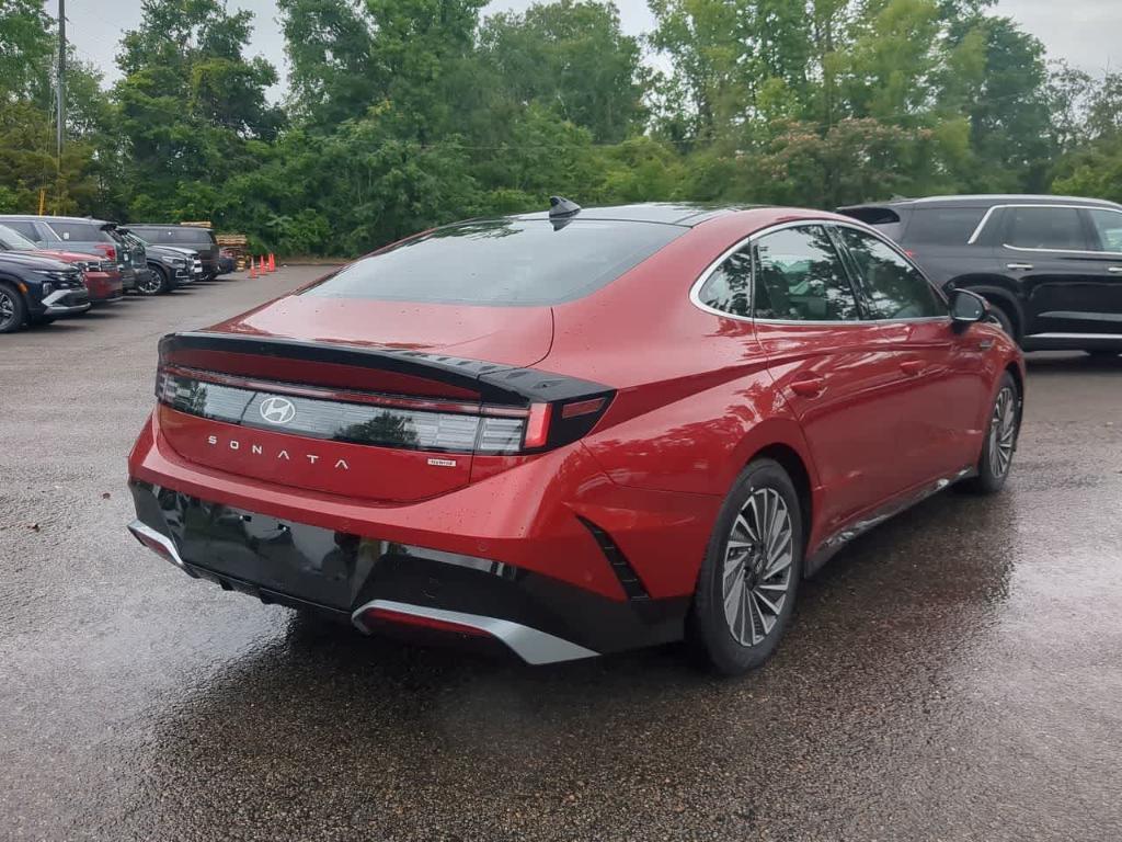 new 2025 Hyundai Sonata Hybrid car, priced at $39,855