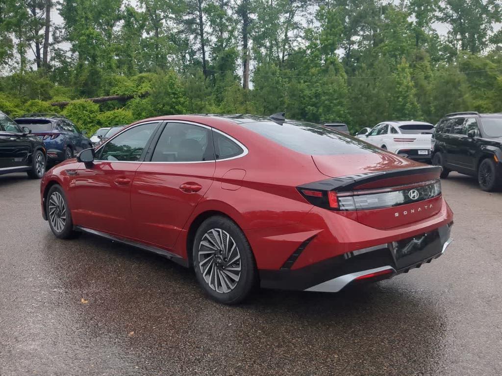 new 2025 Hyundai Sonata Hybrid car, priced at $39,855