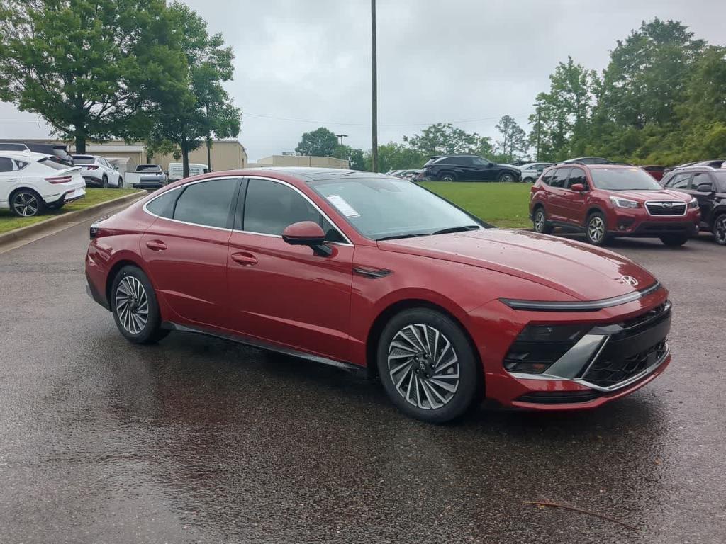 new 2025 Hyundai Sonata Hybrid car, priced at $39,855