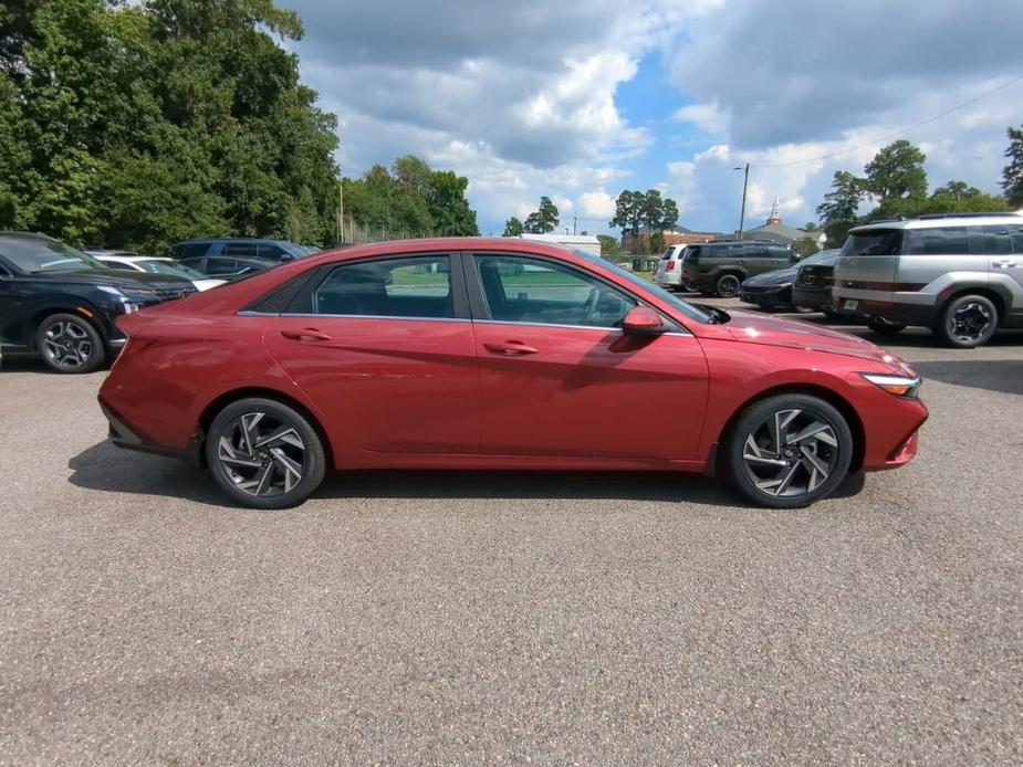 new 2024 Hyundai Elantra car, priced at $27,055