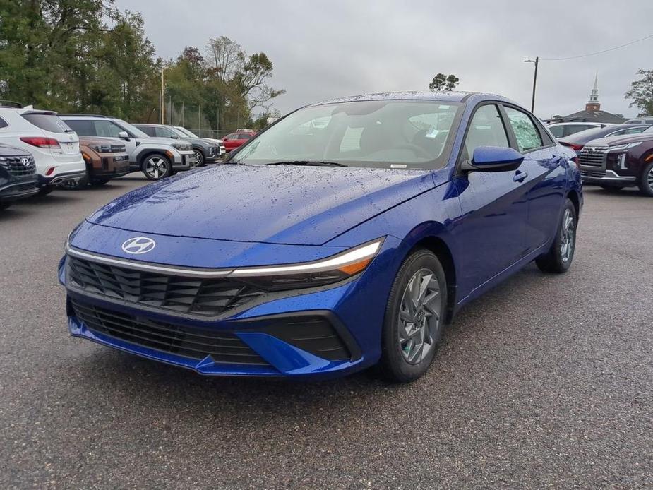 new 2024 Hyundai Elantra HEV car, priced at $27,955