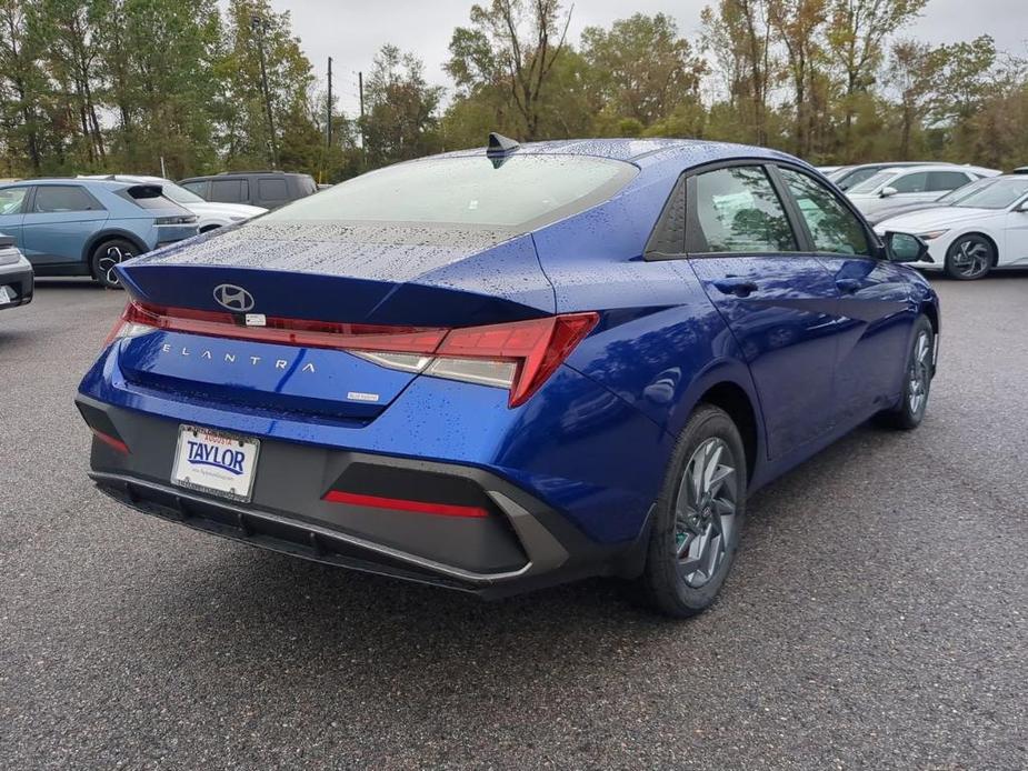 new 2024 Hyundai Elantra HEV car, priced at $27,955