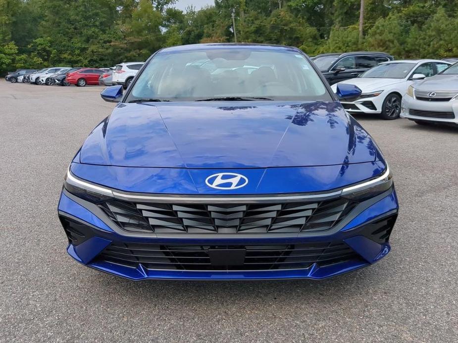 new 2024 Hyundai Elantra car, priced at $27,040