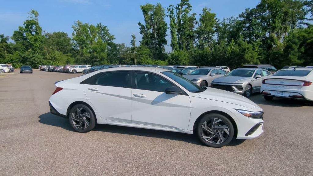 new 2025 Hyundai ELANTRA HEV car, priced at $29,755