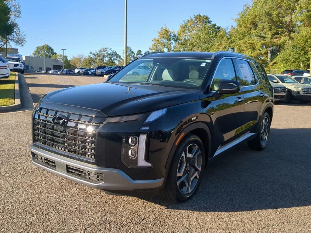 used 2025 Hyundai Palisade car, priced at $40,988
